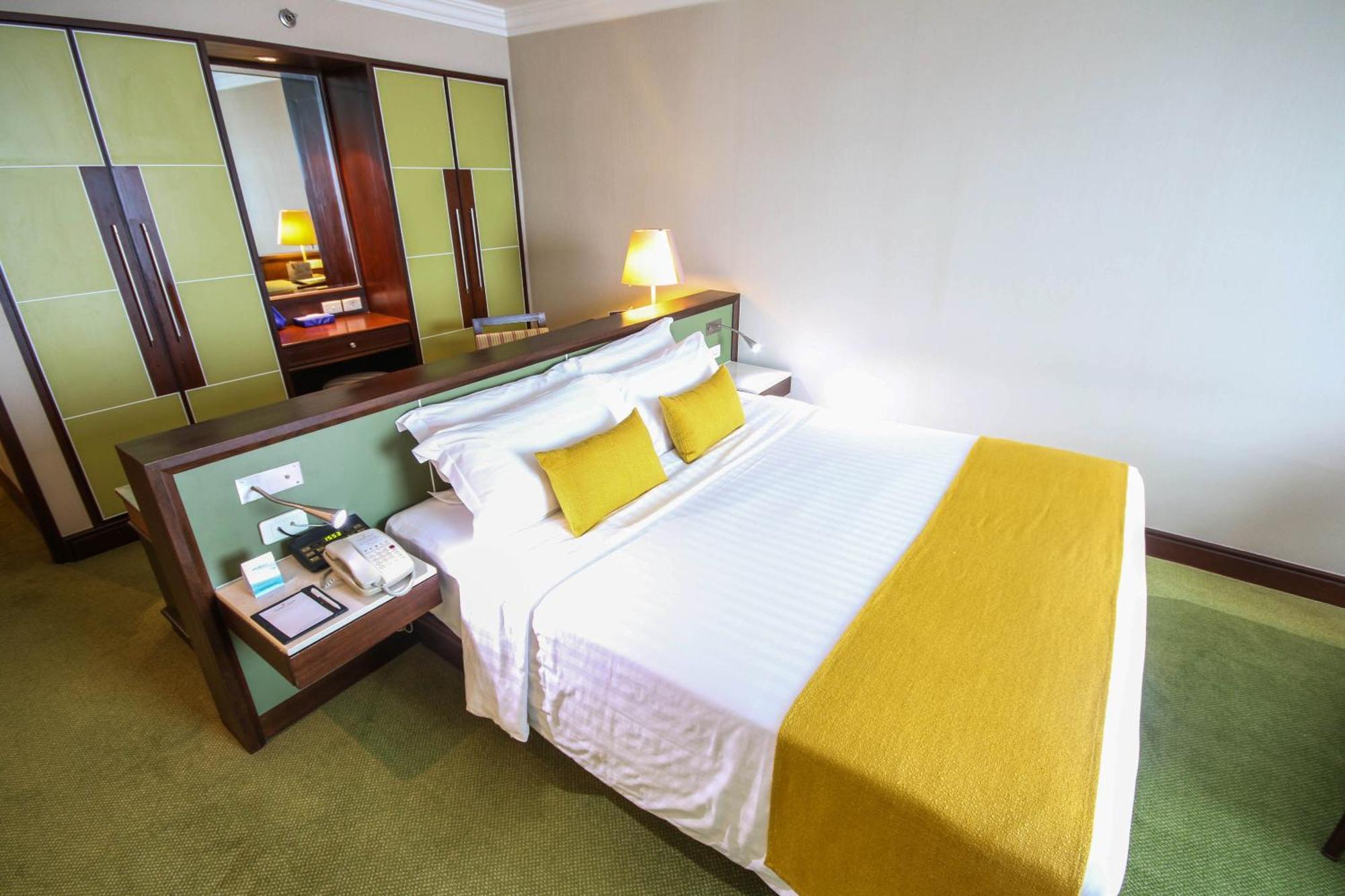 Golden Tulip Sovereign Hotel Bangkok Eksteriør bilde
