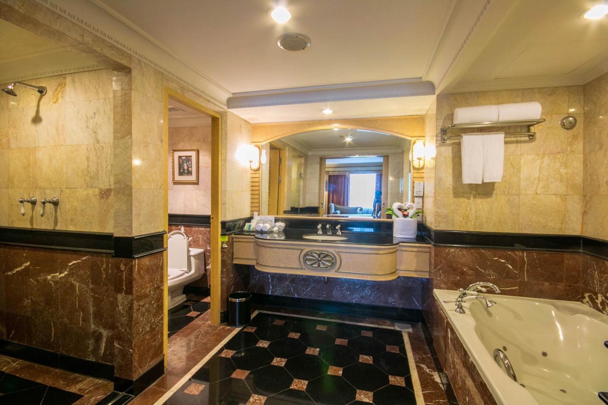 Golden Tulip Sovereign Hotel Bangkok Eksteriør bilde